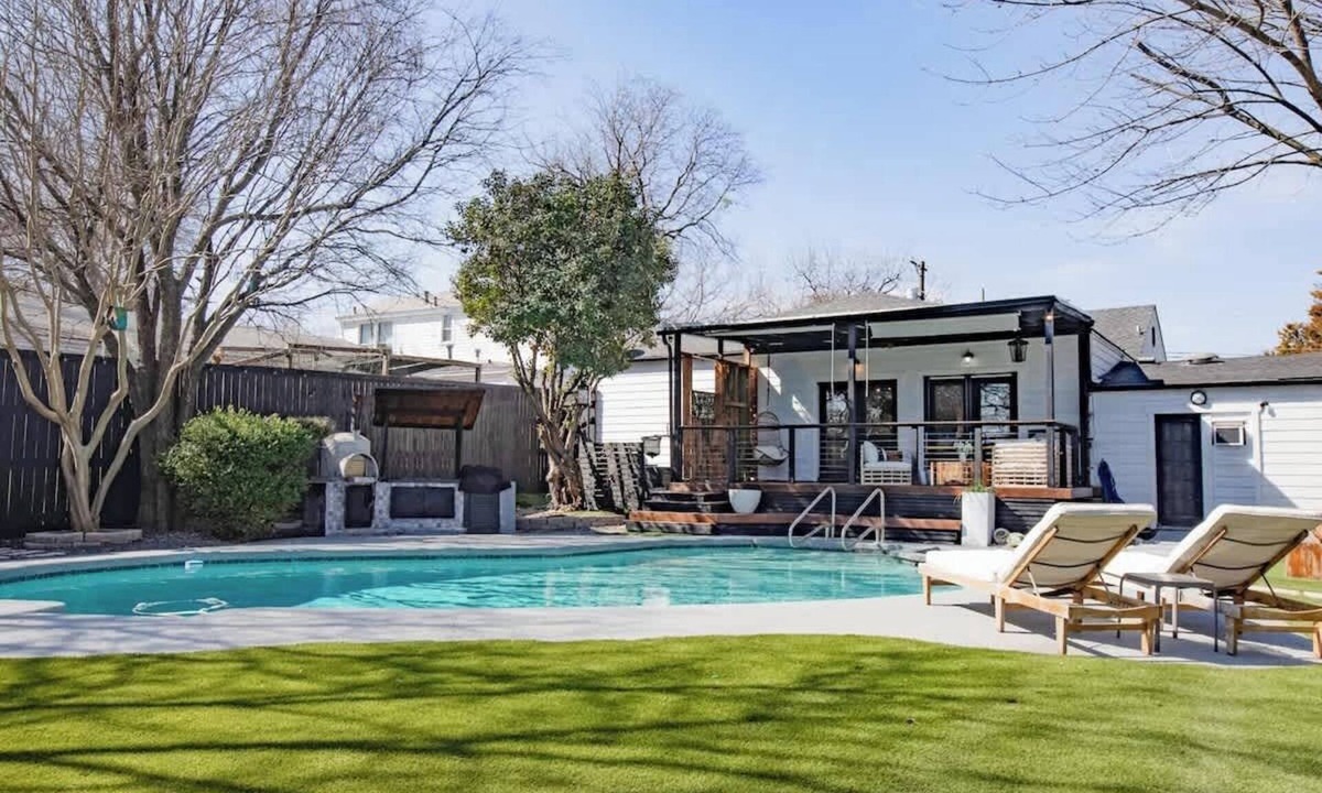 Little Forest Hills House | Upscale 3BR with Yard Games, Heated Pool and Hot Tub