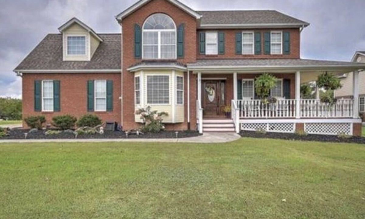 Bluff City House | Upscale 4 BR home in Northeast TN