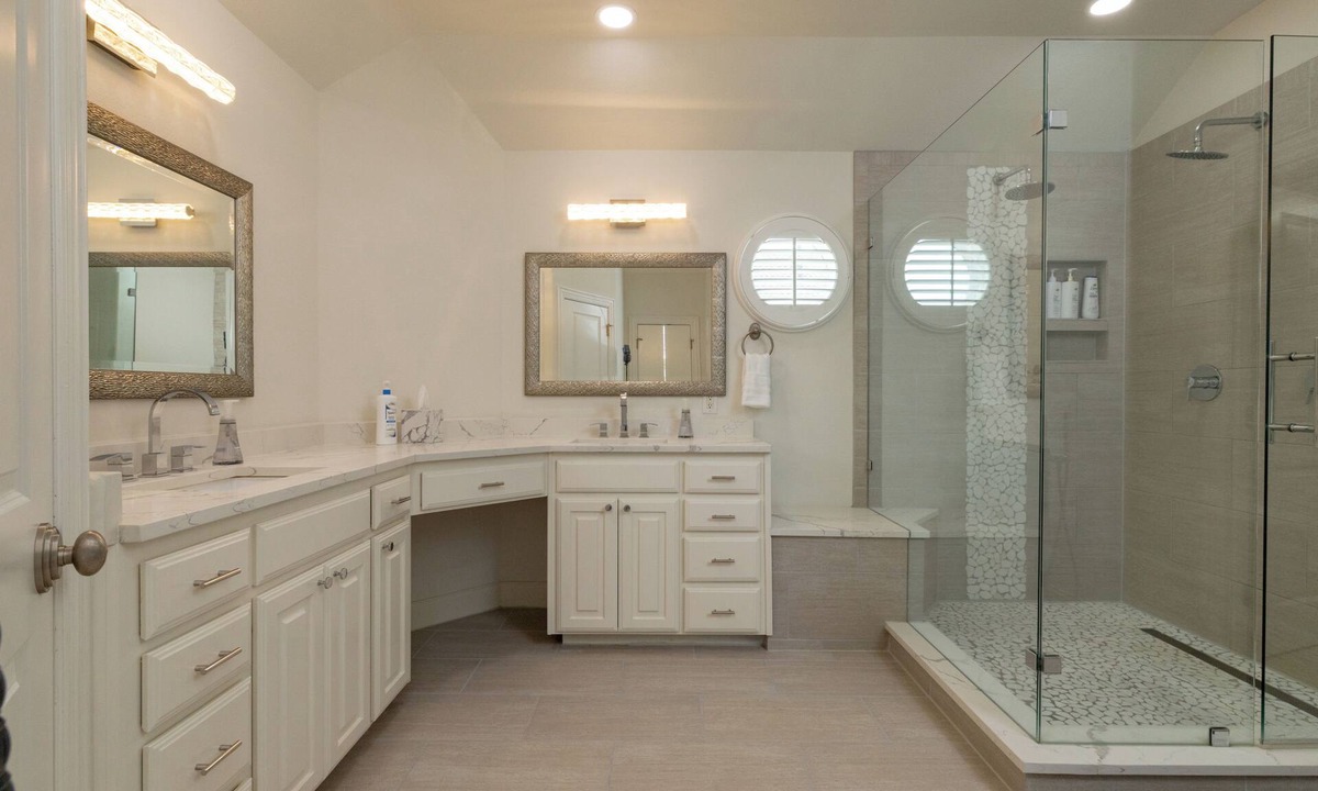 Knox - Henderson House | Upscale 4BR Retreat Sleeps 8 World Cup Getaway