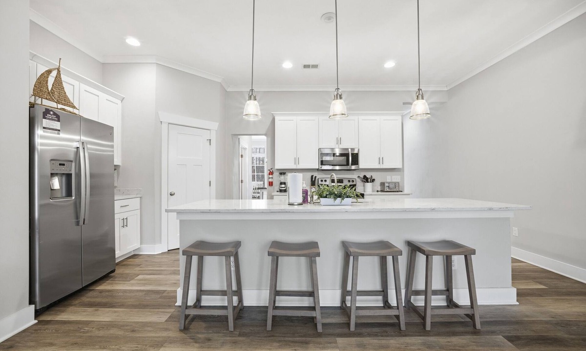 Northeast Virginia Beach House | Upscale 4BR ViBe Home – Perfect for Guests with Small Dogs
