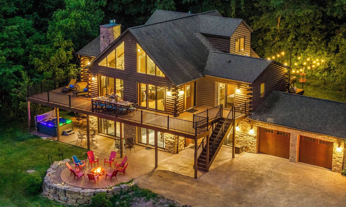 The Galena Territory Cabin | Upscale 5King Bed 5Bath Views Theater HotTub Fire Pit Pets Luxe Amenities