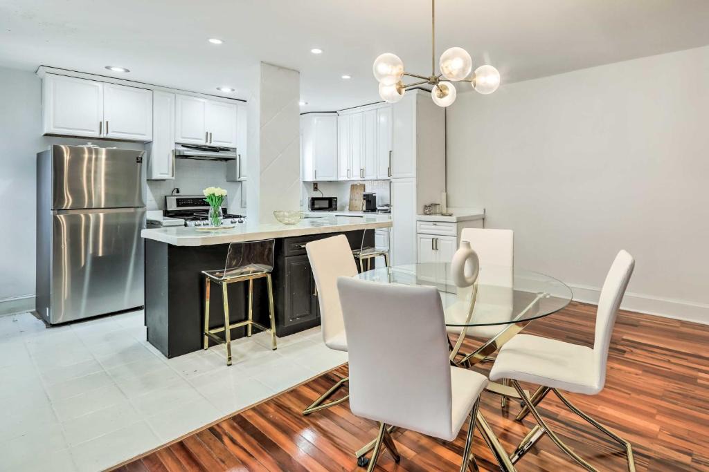 North Philadelphia House | Upscale and Chic Philly Abode about 8 Mi to Dtwn!