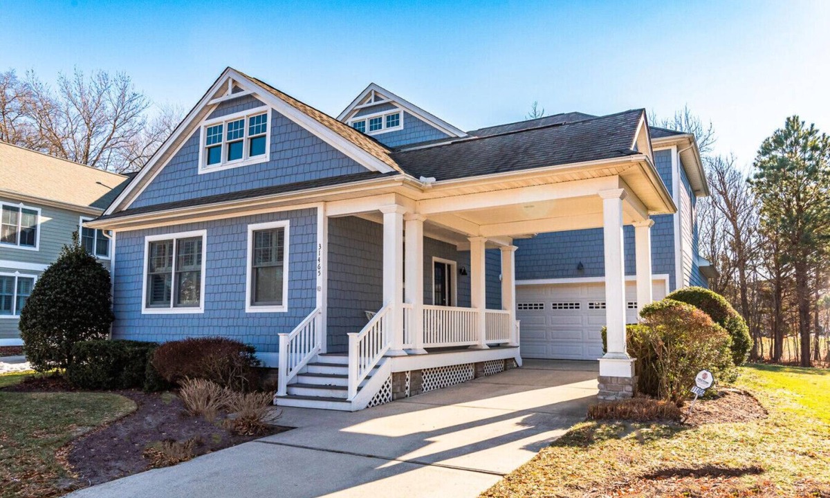 Sun Ridge House | Upscale Bayside Home – 4 Bedroom | Sleeps 14!