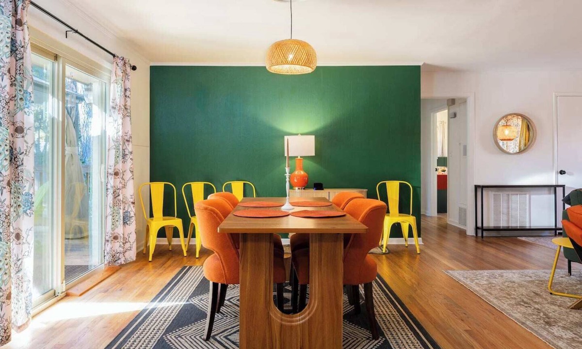 Oxford House | Upscale comfort & class with seasonal pool & yard