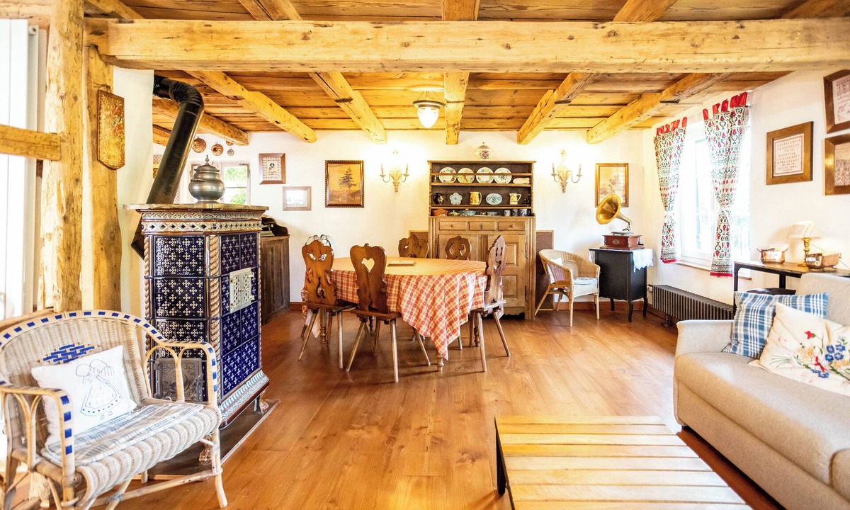 Robertsau Cottage | Upscale cottage in Strasbourg with private parking