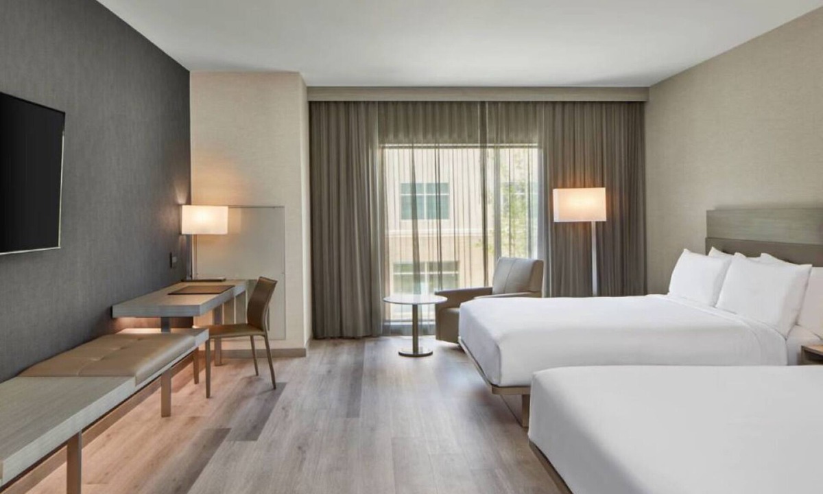 Durham Hotel | Upscale Durham Hotel Stay Minutes from Duke University and Downtown Attractions