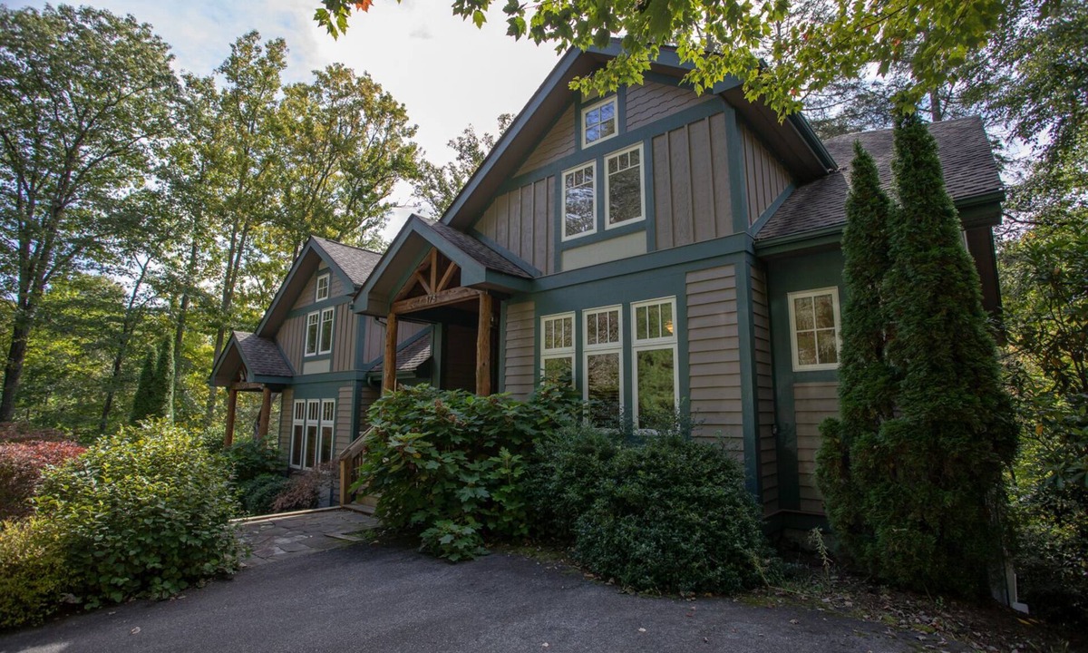 Foscoe Condo | Upscale Echota Condo with Forest Views