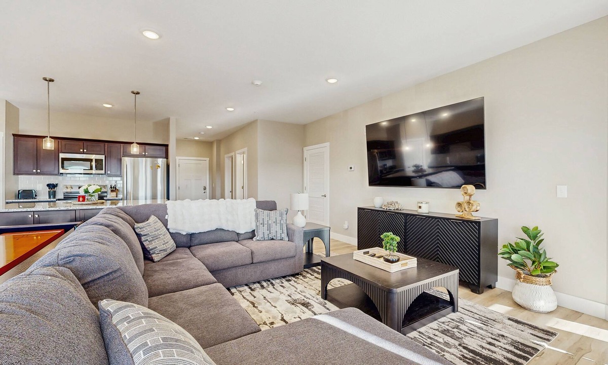 Kimberling City Condo | Upscale Lakeview Condo with Resort Pools, Pickleball Courts & Fast Wi-Fi