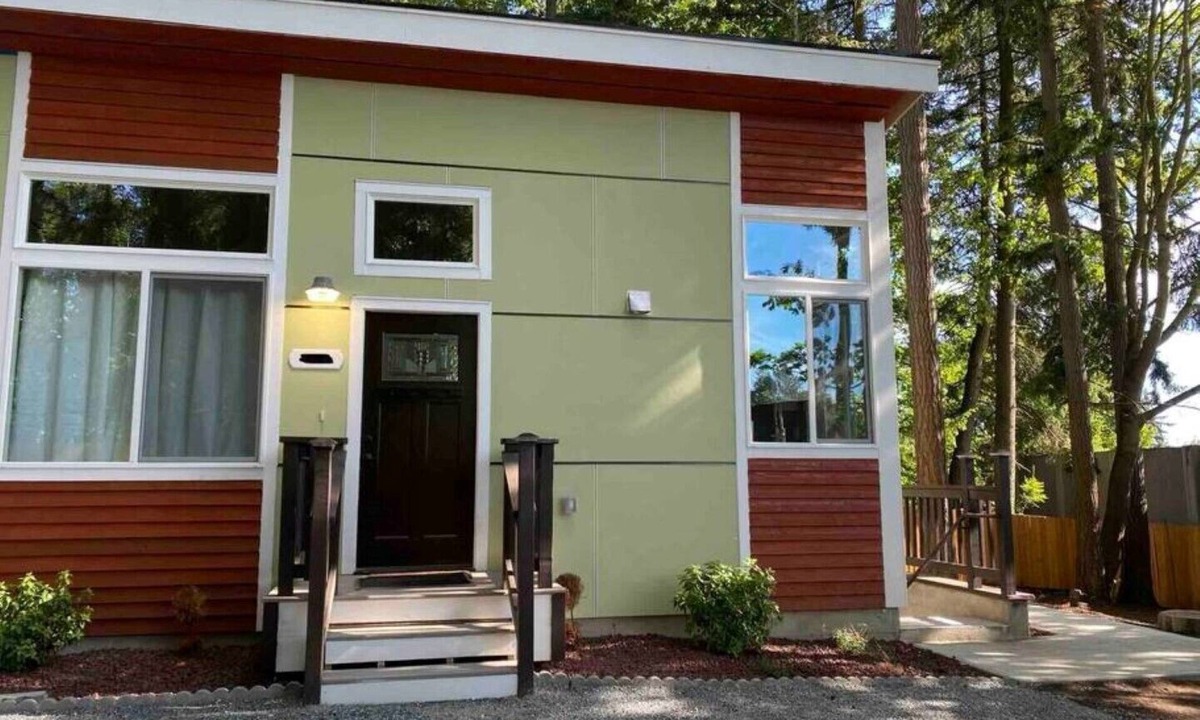 Kingsgate House | Upscale Modern Private Cottage