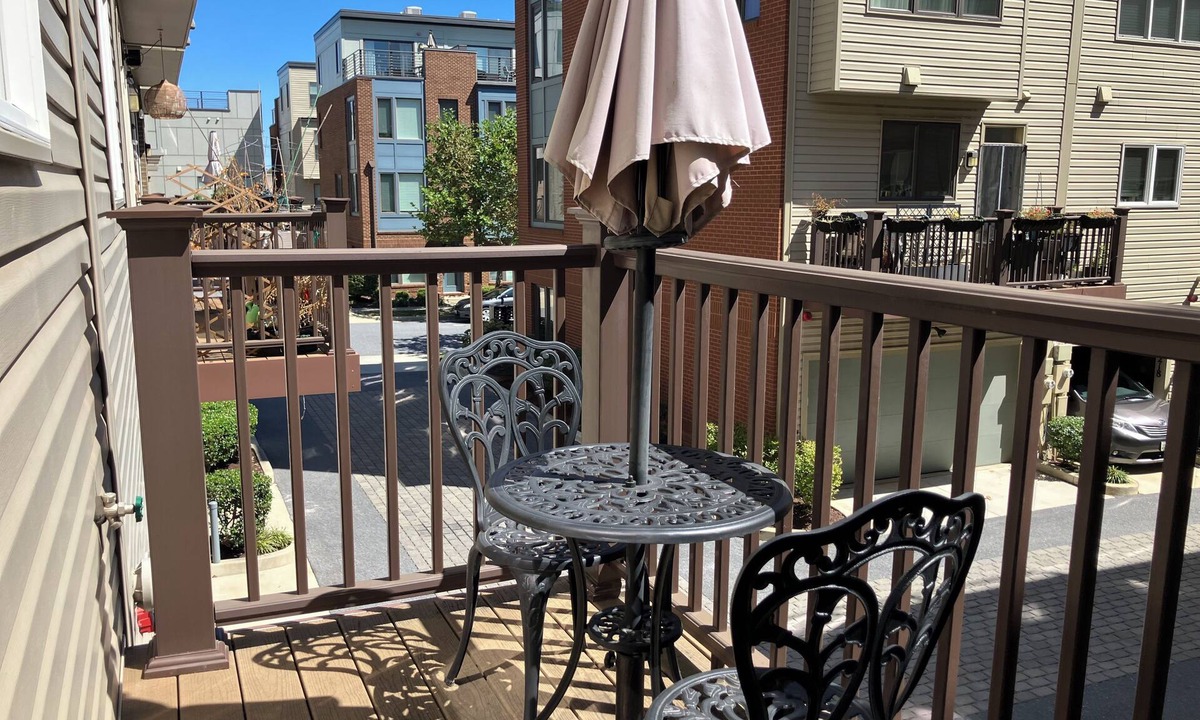 Redland House | Upscale/Modern townhome/Newly built/metro walkable