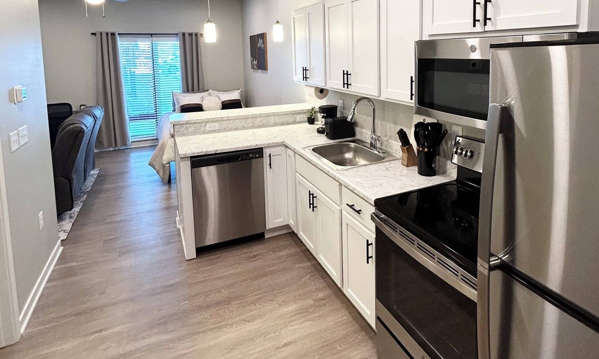 Waukee Apartment | Upscale New Studio in Waukee