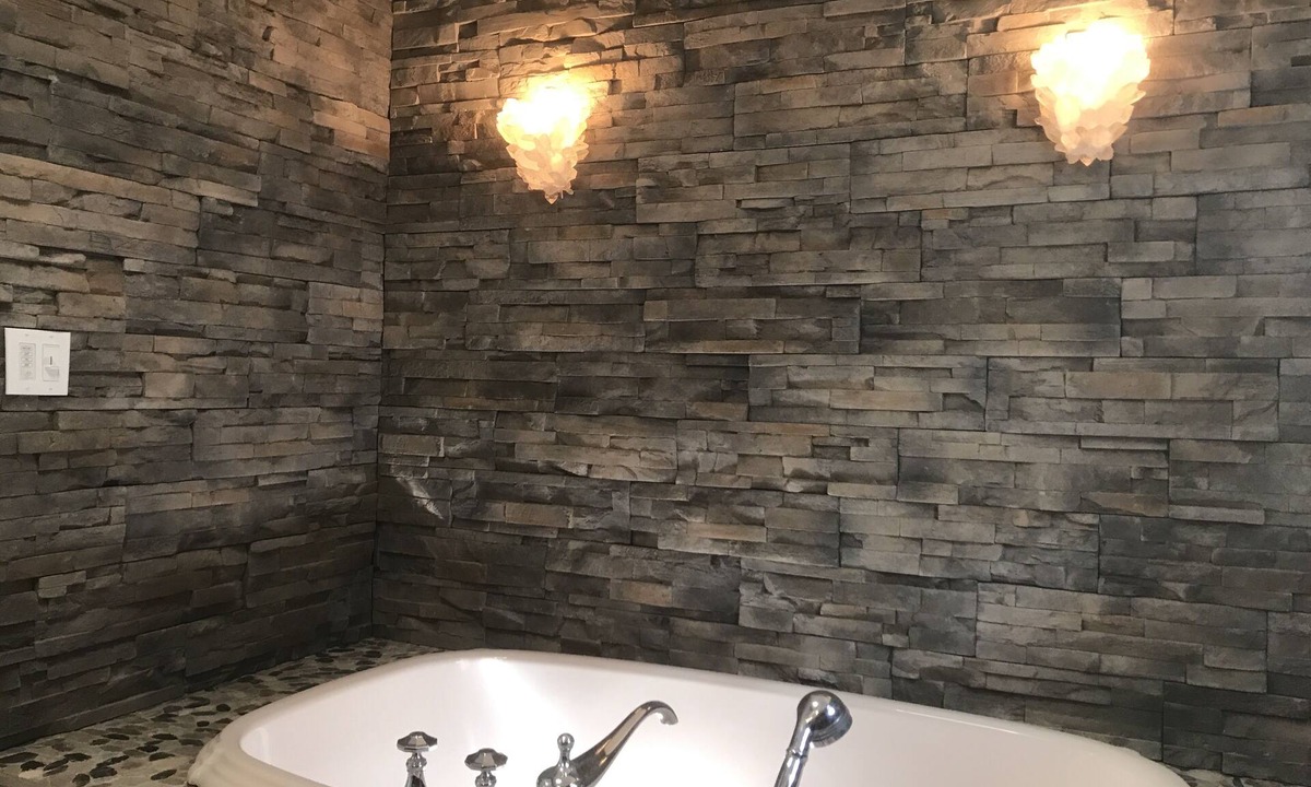 Ashfield Apartment | Upscale organic modern with whirl pool