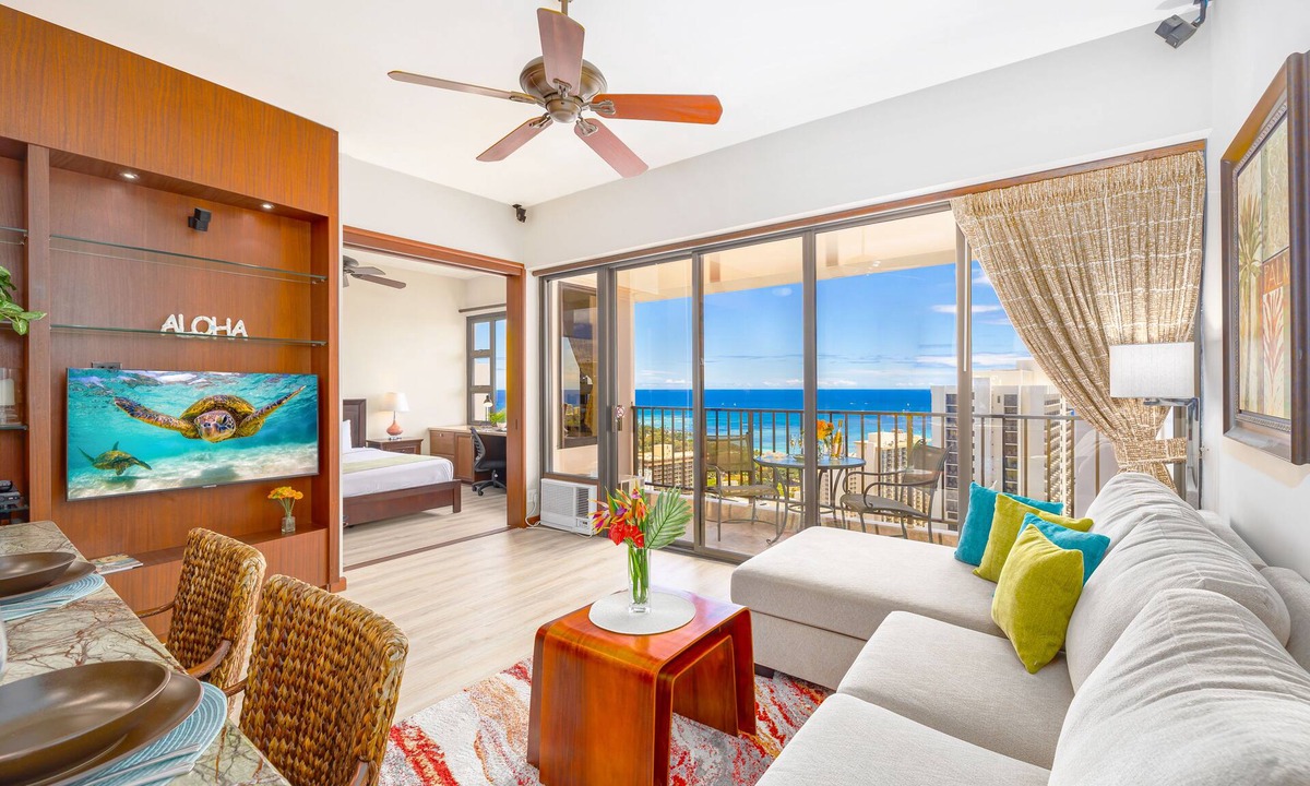 Waikiki Condo | Upscale Penthouse with Ocean Views - Free Parking