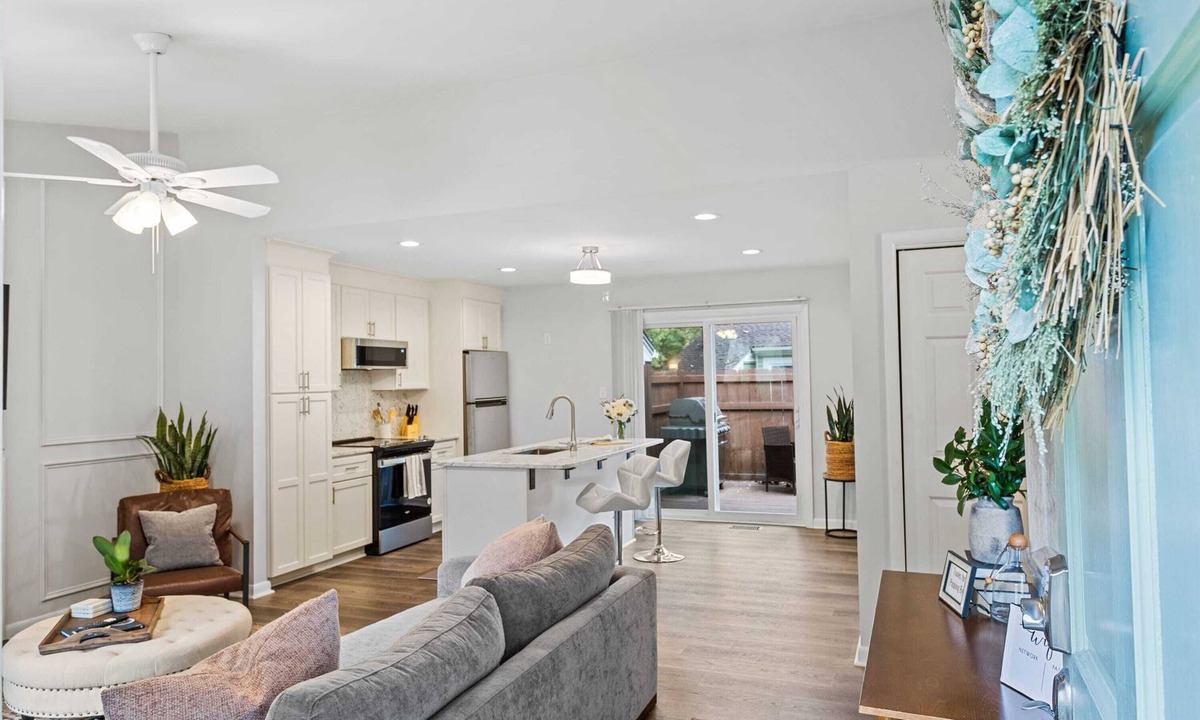 Southwest Raleigh House | Upscale Raleigh Retreat | Pet-Friendly | Back Deck