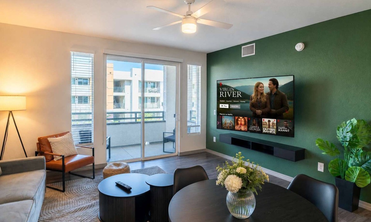 Glendale Apartment | Upscale Retreat in Glendale | Pool Gym Parking