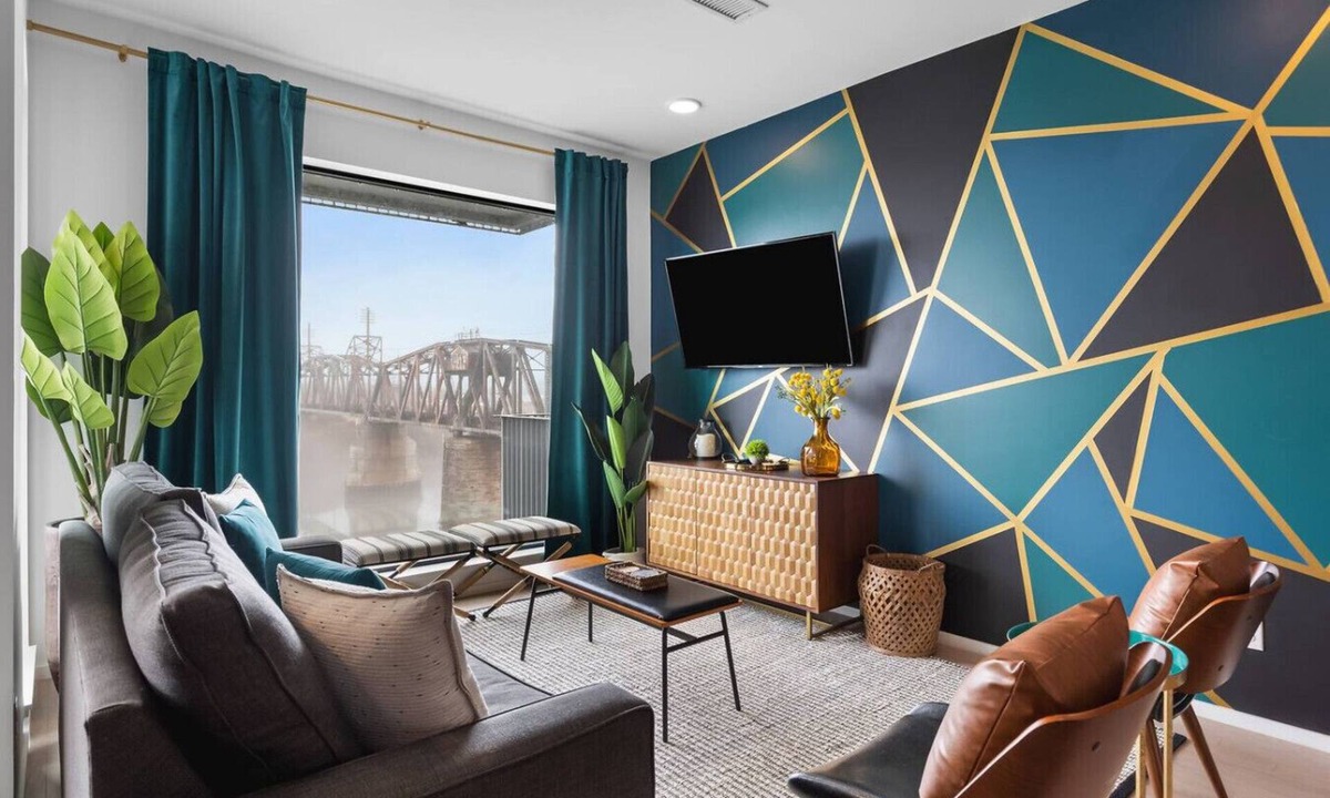 North Capitol Apartment | Upscale Riverview Condo with Garage, Walk to Downtown