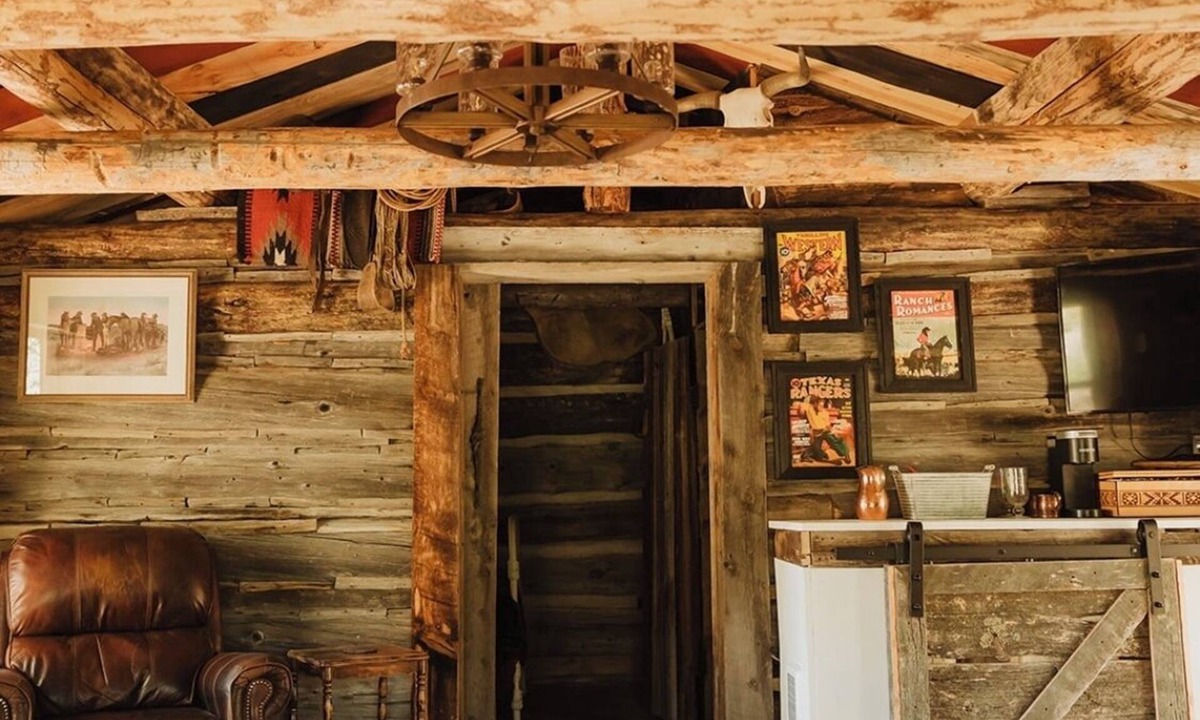 Silver Lake Cabin | Upscale rustic cabin in Silver Lake, Oregon's outback