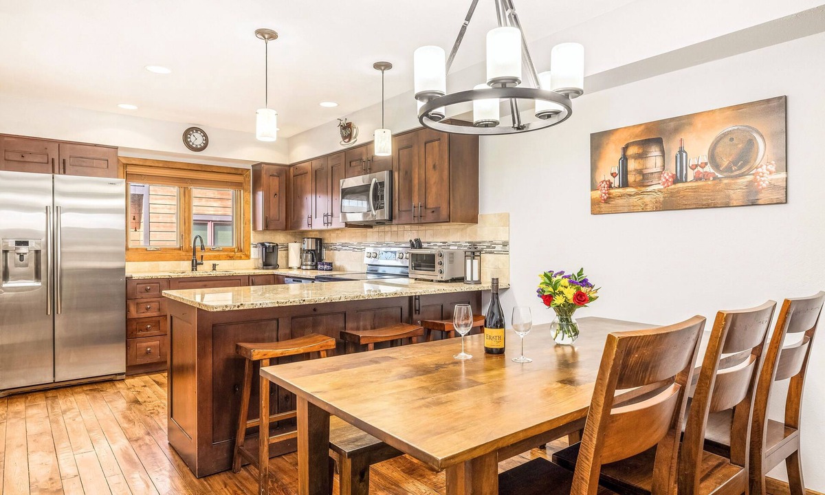Four O'Clock House | Upscale Townhome w/Heated Garage Ski-In Steps to Lift, Main St & Hot Tub