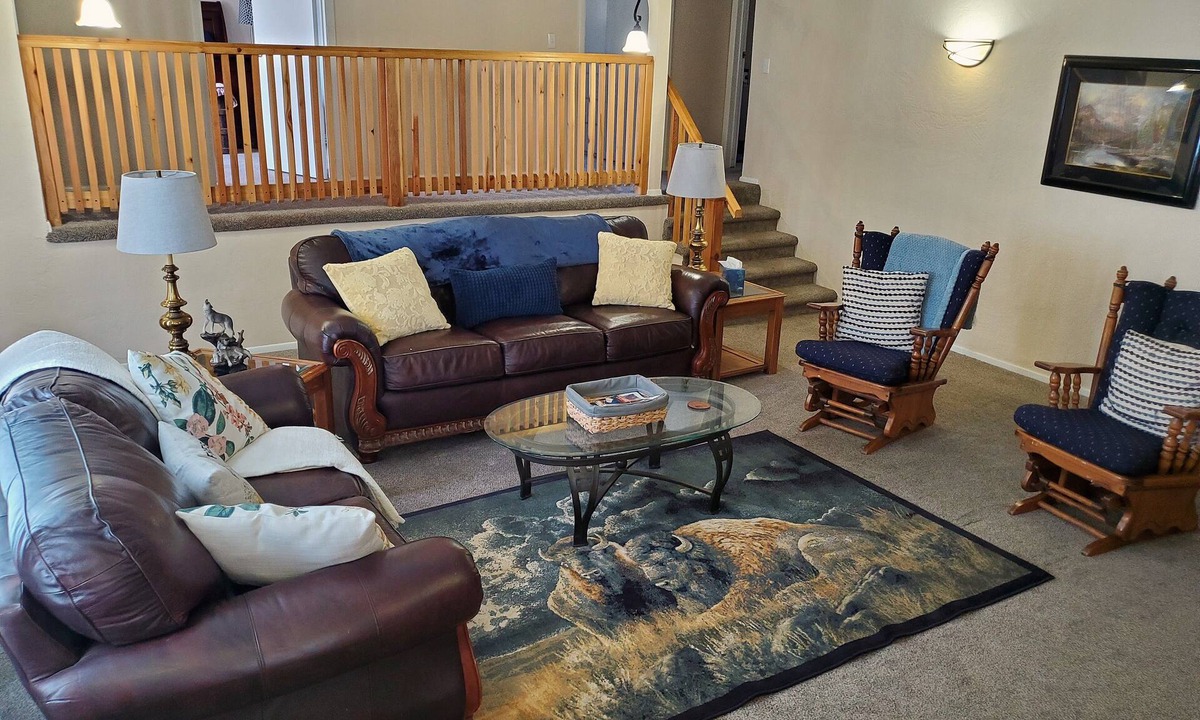 Ruch House | Upstairs 4 Bedroom Applegate Valley