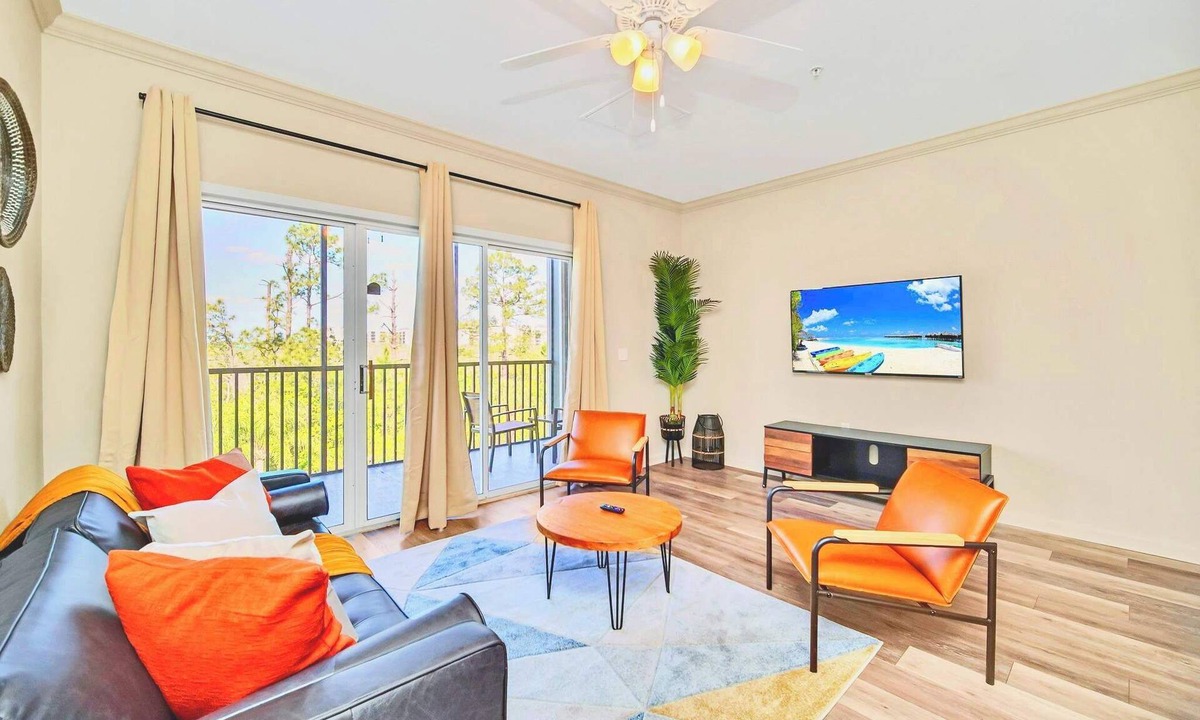 West Kissimmee Condo | Upstay: Condo w Pool, Sauna for 6 Guests