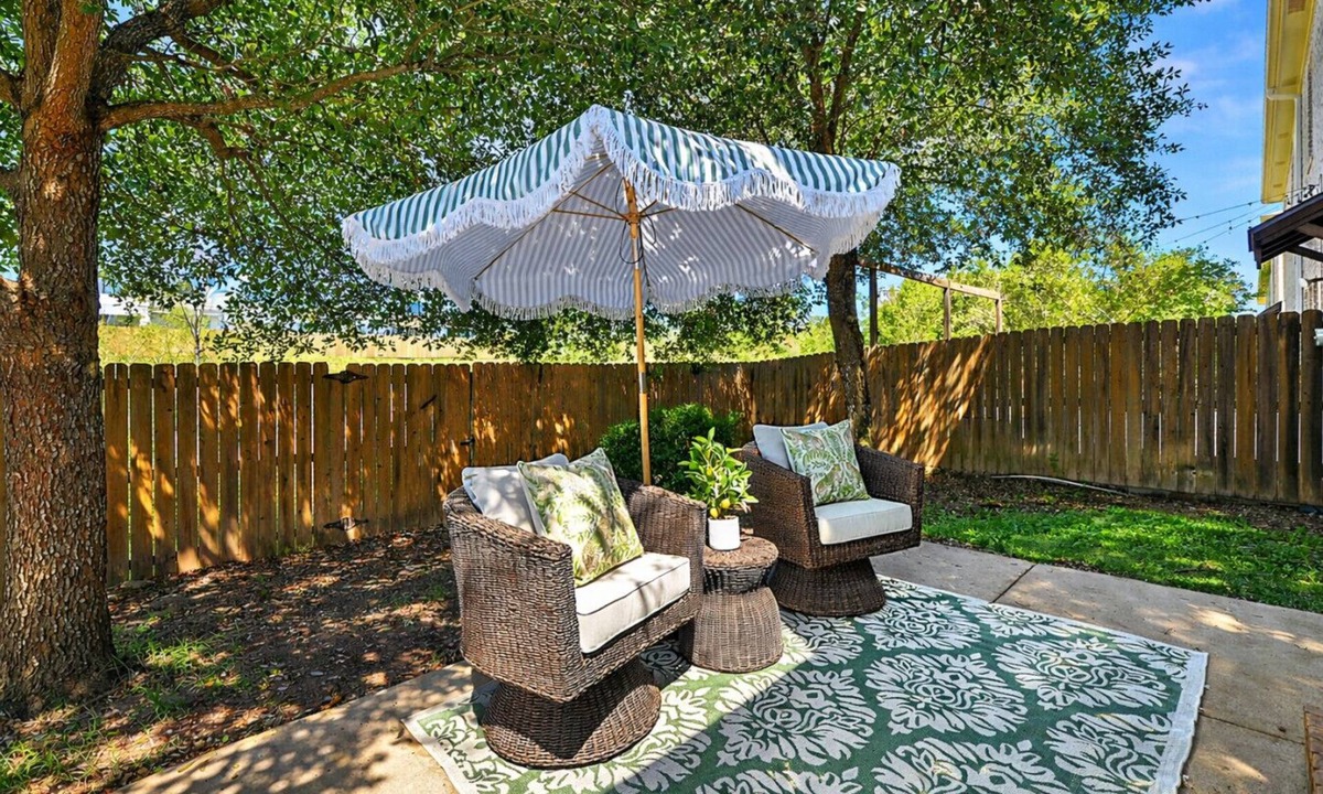 College Station Villa | Uptown Aggie– 4BR Near Kyle Field