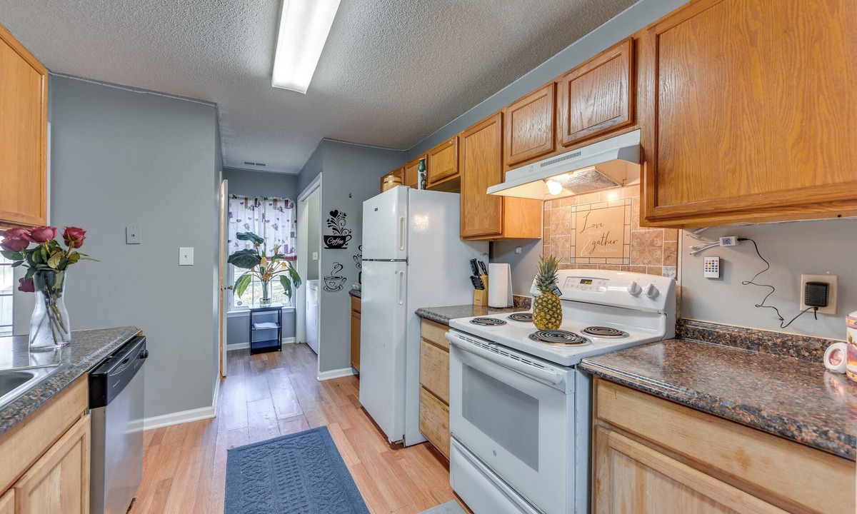 Enderly Park House | Uptown Charlotte Townhome w/Patio & Yard!