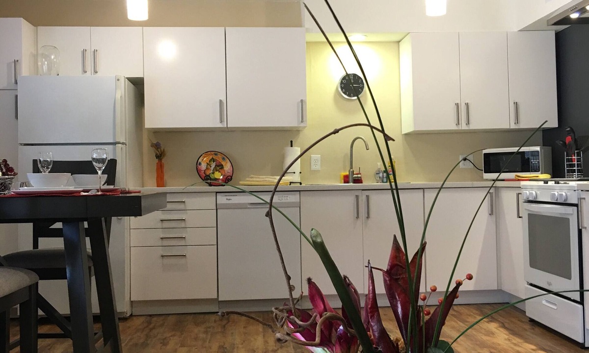 Knox - Henderson Apartment | Uptown Dallas - Lovely 1 bd #5, WiFi, Parking, Near Restaurants & Shops & Safe