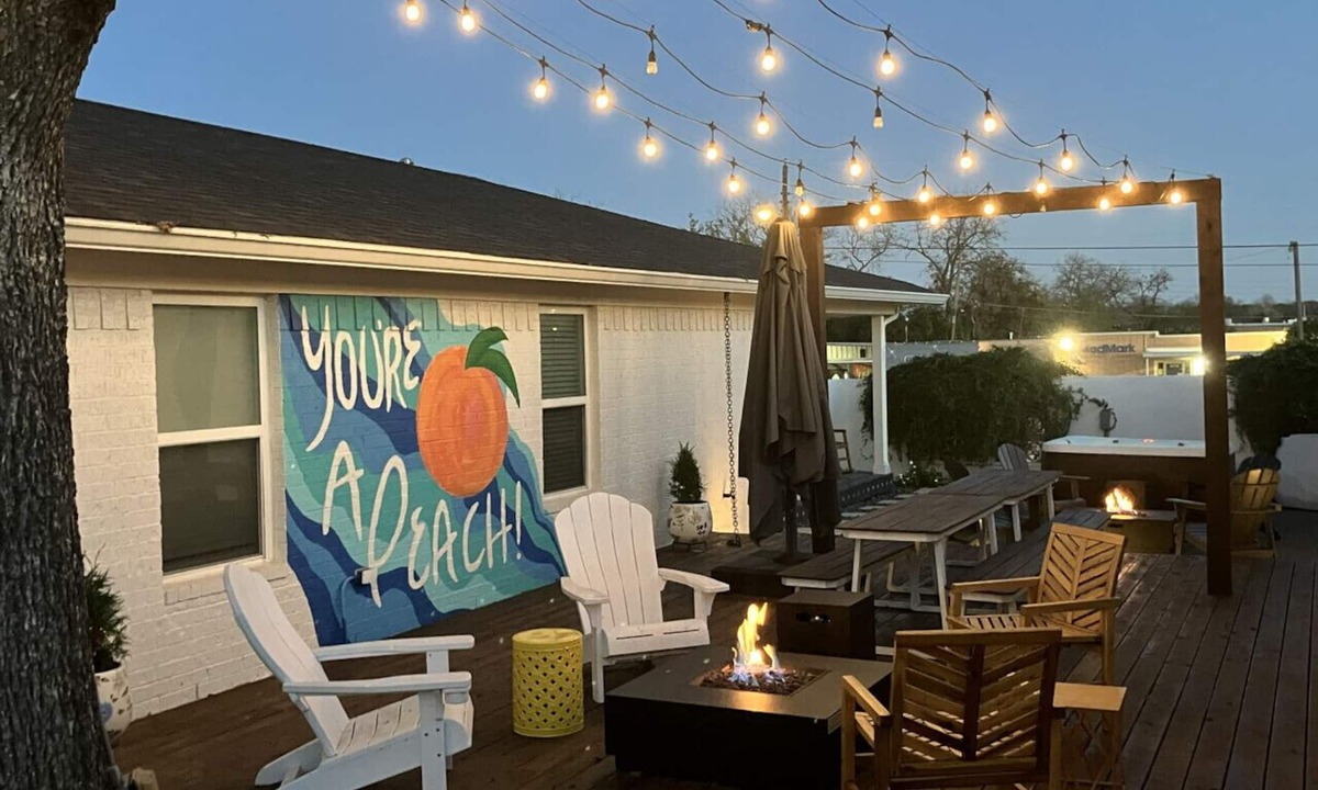 Austin Ave. House | Uptown Peach ~Comfy ~ Convenient, Mins to hotspots