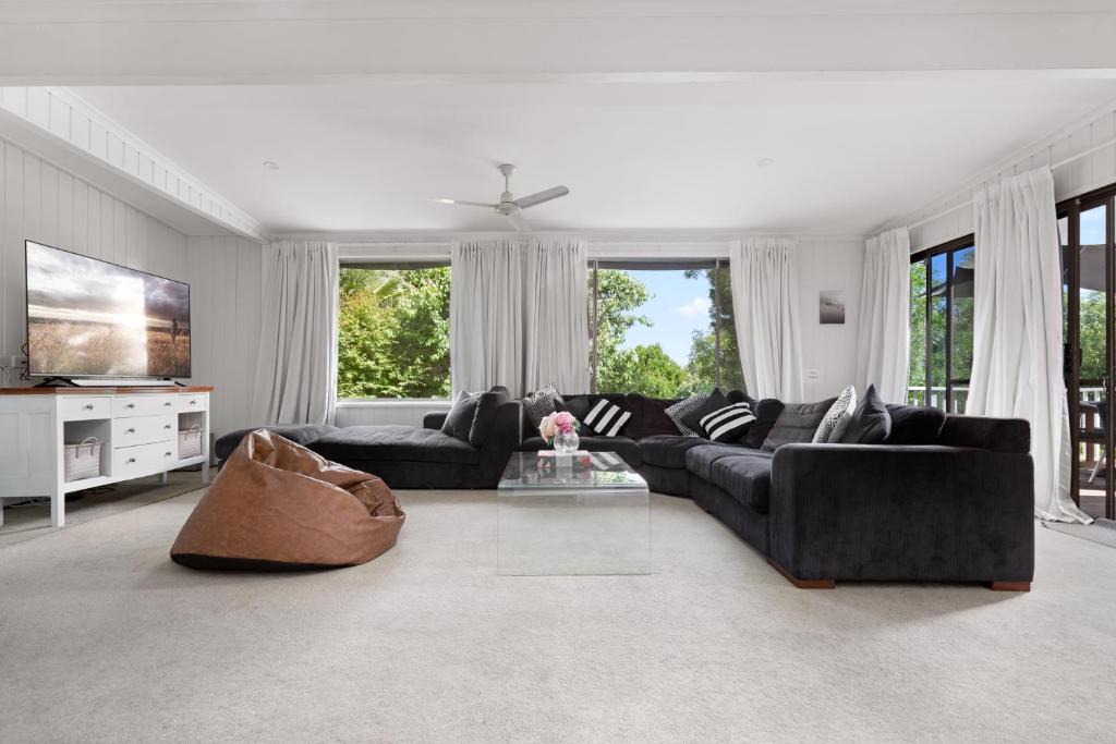 West Bathurst House | "Uralla" Lovely house with pool