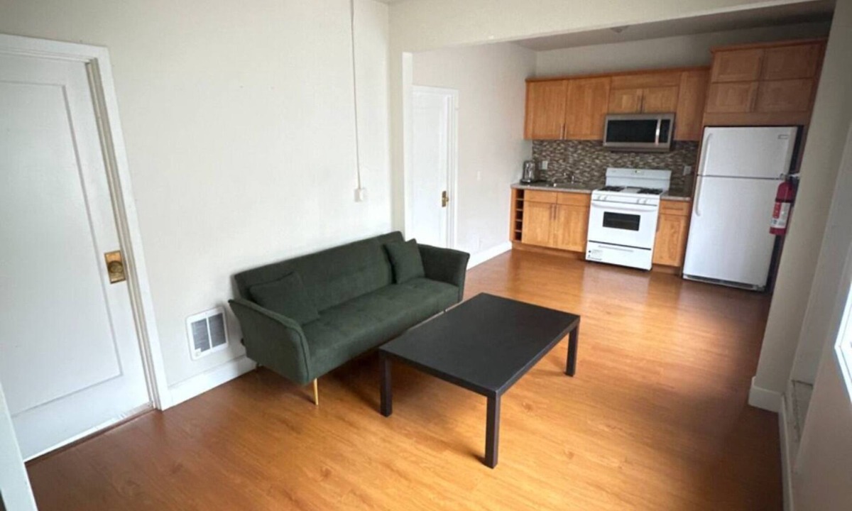 South of Market Apartment | Urban 2-bedroom apartment in San Francisco with Patio & Parking