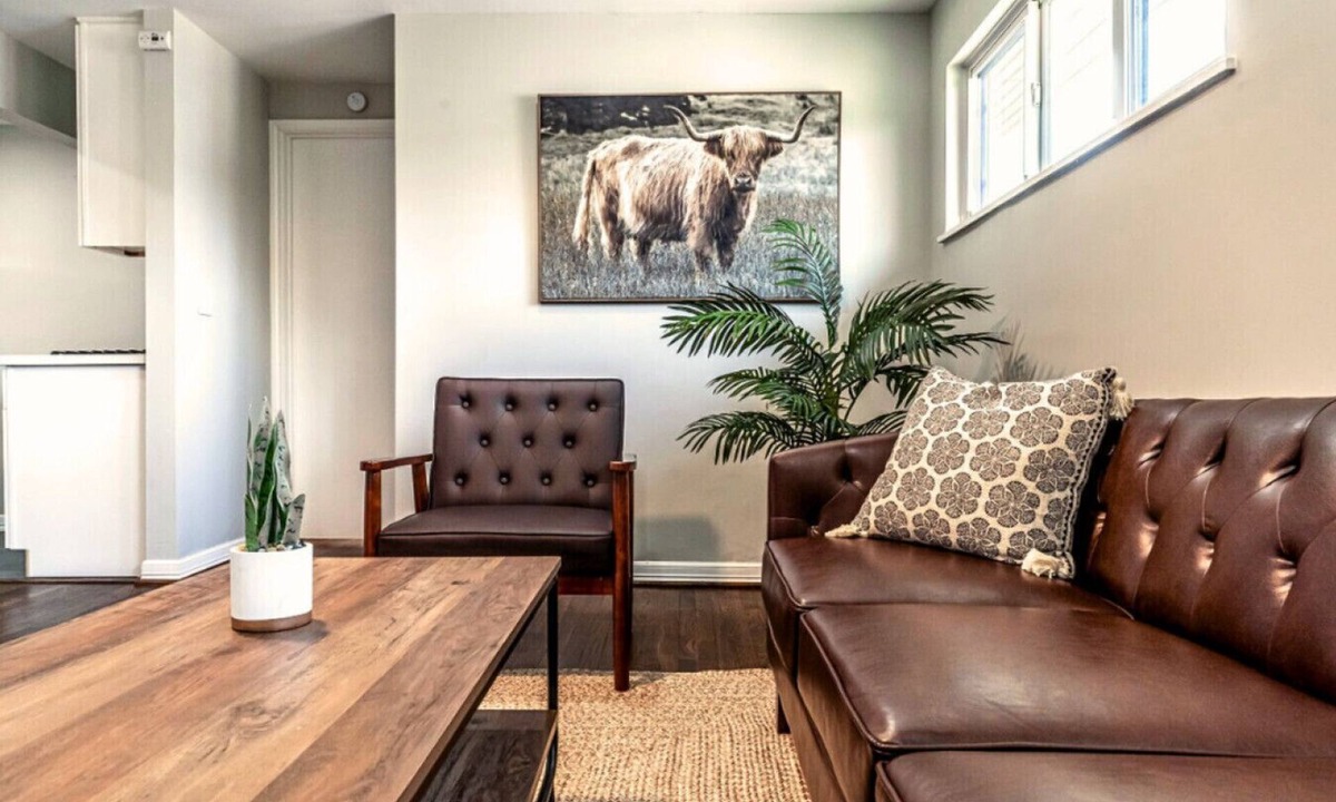 Neartown Apartment | Urban Apartment in the Heart of Montrose Minutes from Rice University & Medical Center!