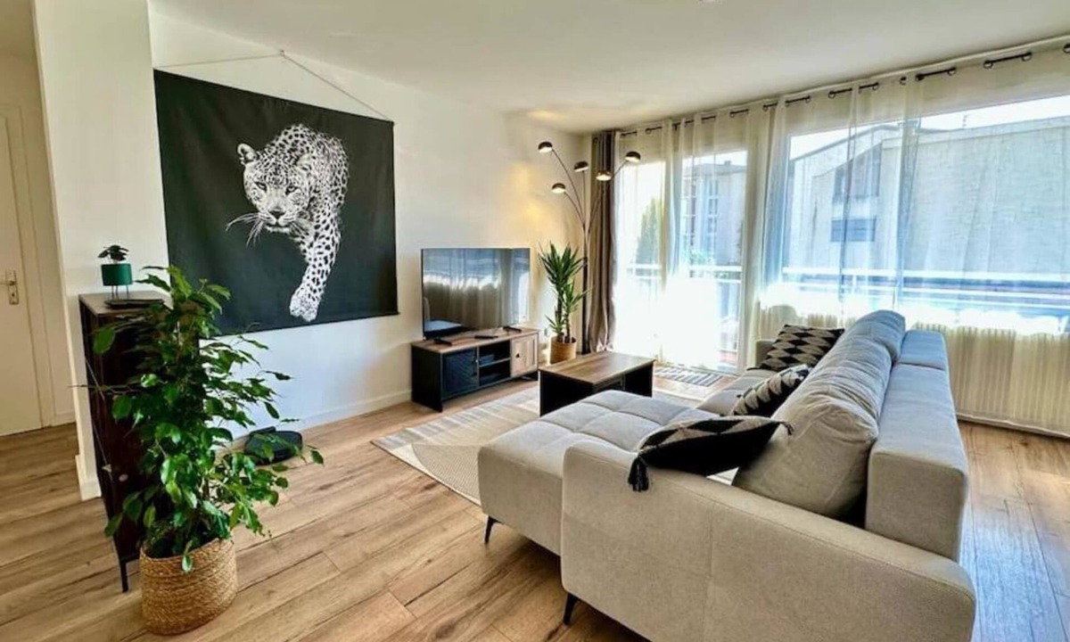 Annemasse Apartment | Urban chic