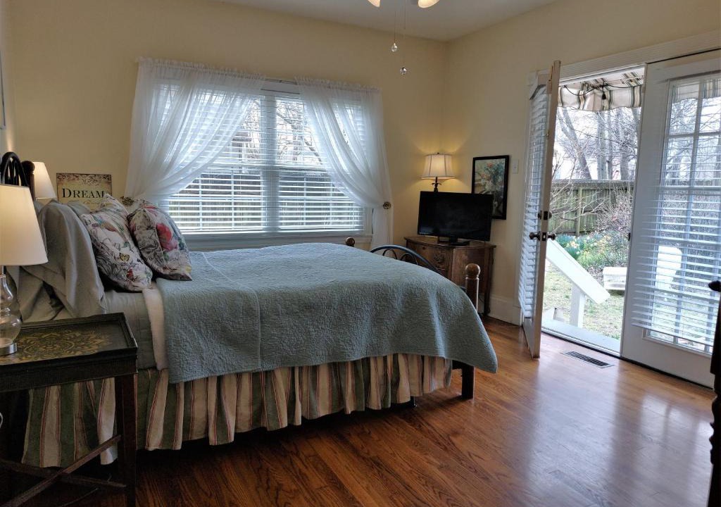 Downtown Little Rock Bed & Breakfast | Urban Cottages