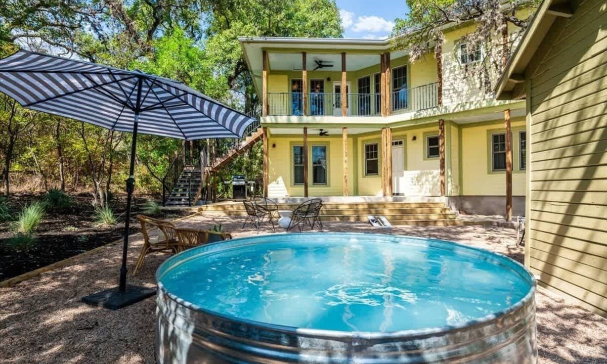 Travis Heights House | Urban Cowboy Villas w/Hot Tub- Heart of 704!