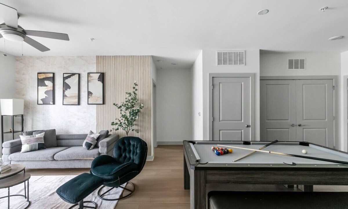 Forest Park Apartment | Urban Elegance: 3BR Condo Experience 06