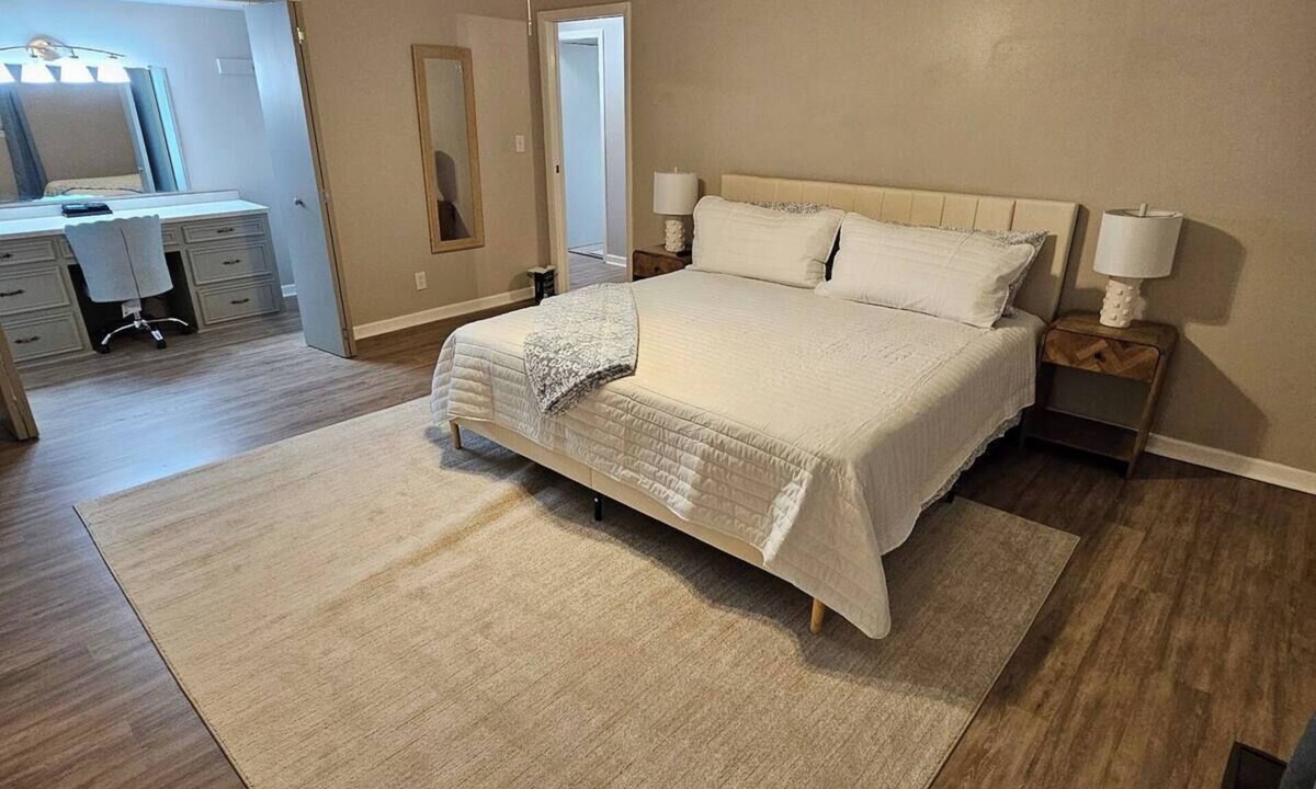 Lubbock House | Urban Haus with King bed