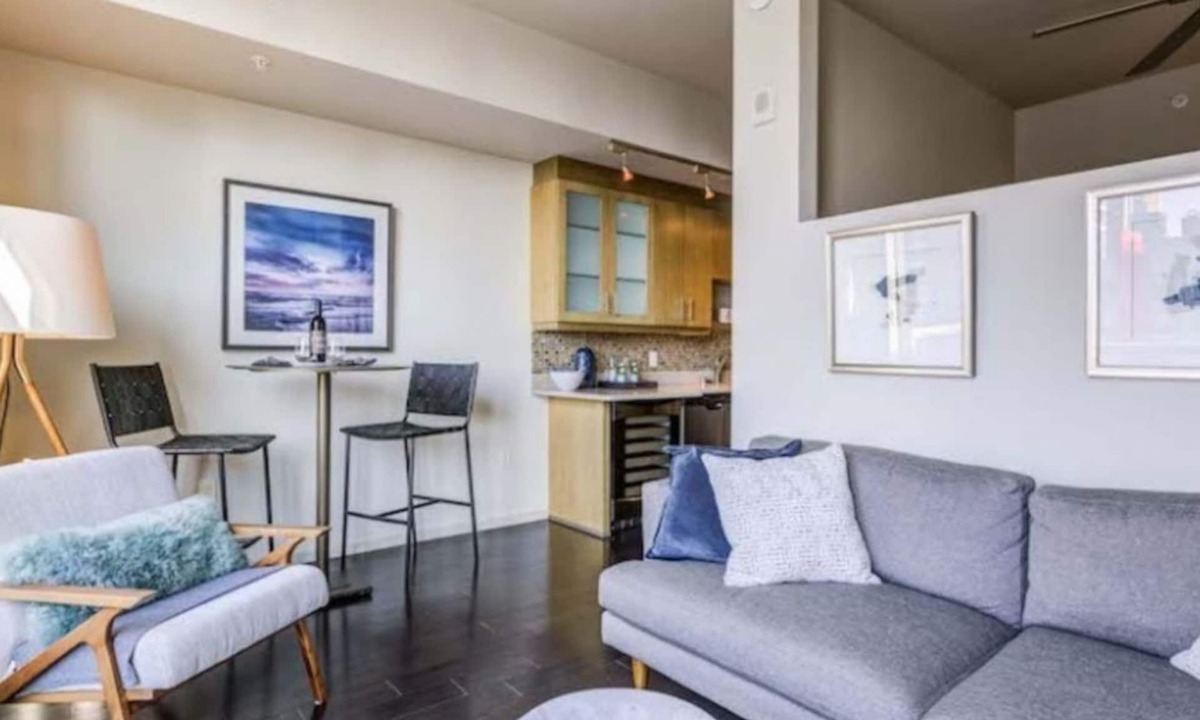Belltown Condo | Urban Haven: 1BR Condo at Via 6