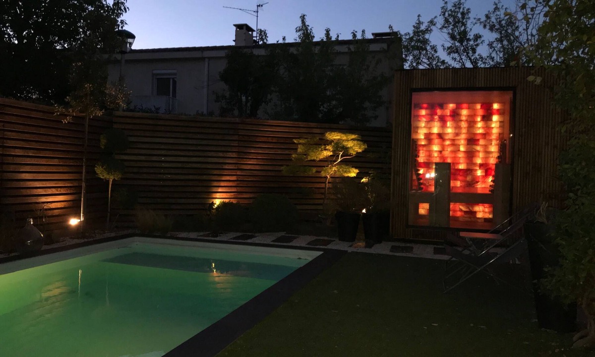 Purpan House | Urban House Toulouse: Modern house, Japanese-style Zen garden, Swimming pool