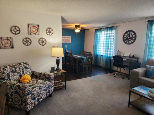 Niagara Falls Apartment | Urban Industrial- Great Location