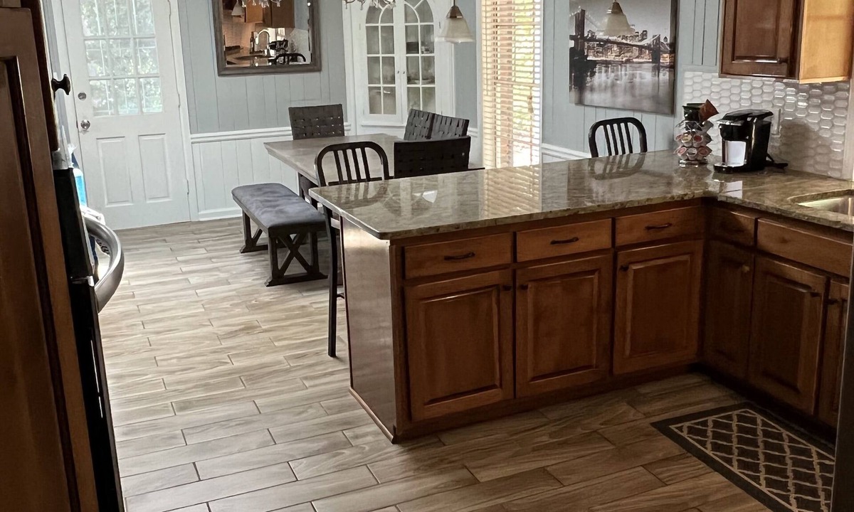 Clarkdale Bed & Breakfast | Urban Lake House