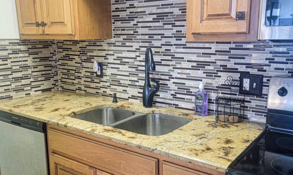 Downtown Minneapolis Apartment | Urban Living - 2 Bed and 1 Bath