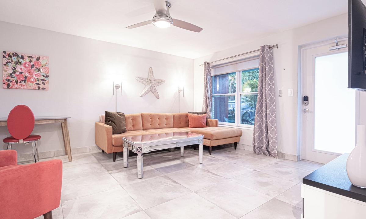 South Dallas - Fair Park House | Urban Luxe Nightlife Escape · 3BR/2BA · Sleeps 8