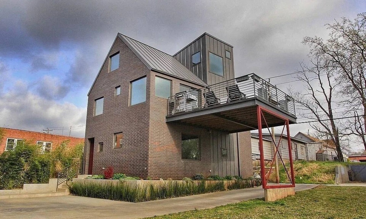 Midtown House | Urban Luxury Sleeps 7 Views of Downtown OKC