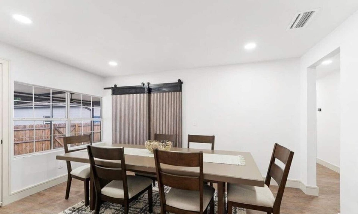 Avondale House | Urban Nest | Historic Avondale Getaway