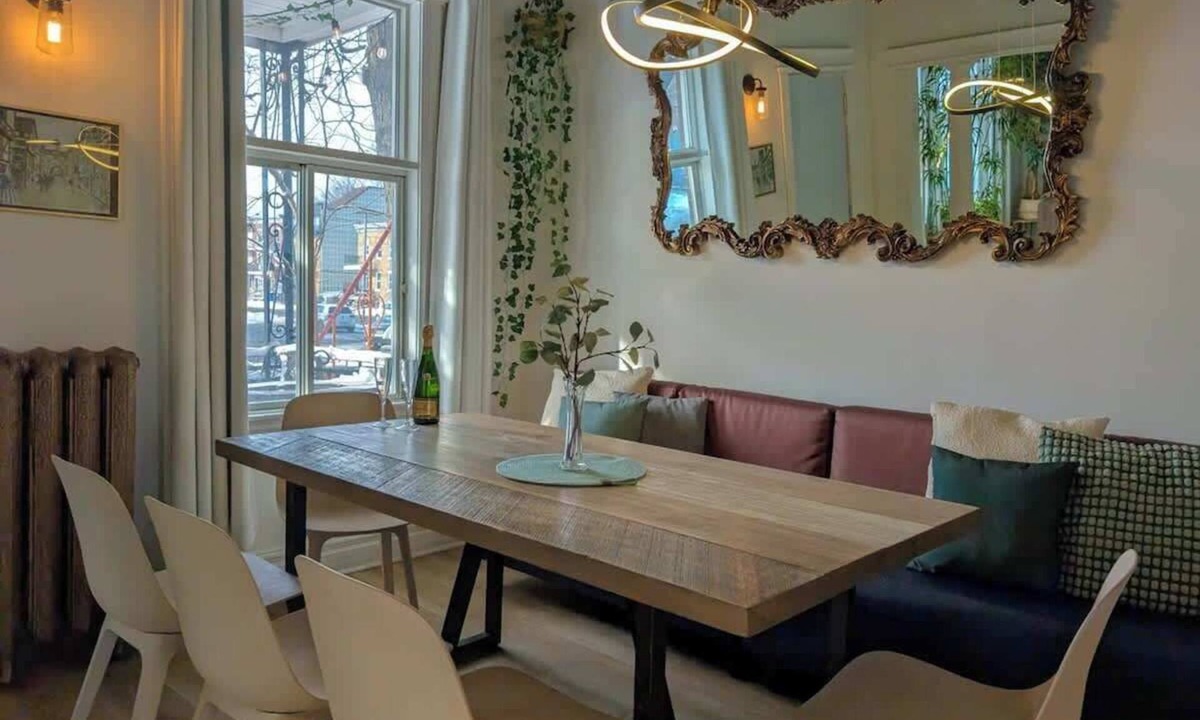 Vieux-Limoilou Apartment | Urban & practical 7 people 2BR AC 2 Parking