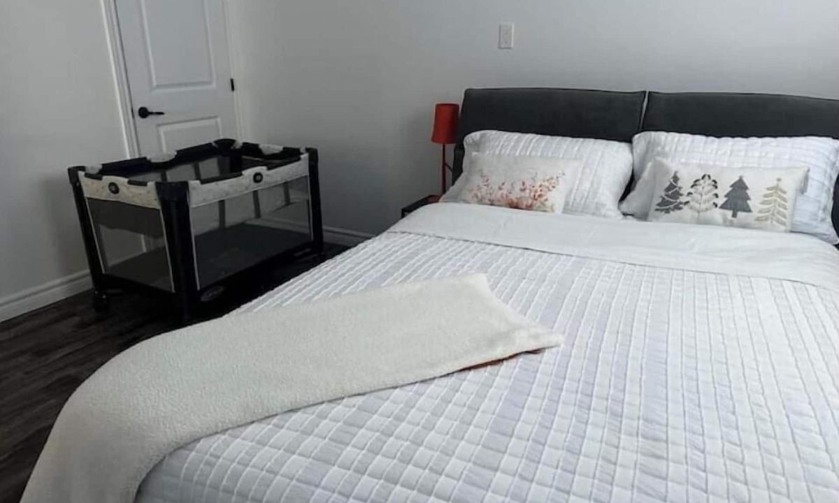 Beauport Apartment | Urban Refuge in Beauport