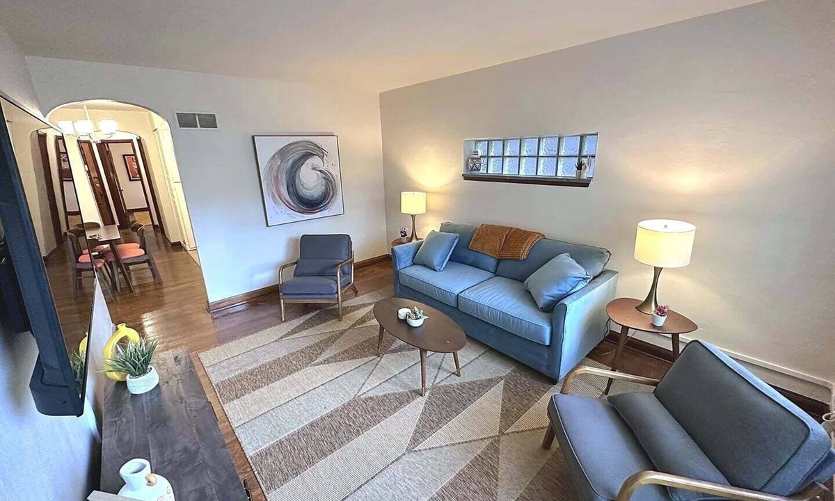 The Southampton Apartment | Urban South City Retreat