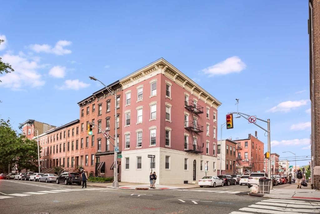 Hoboken Apartment | Urban Style 2BR in Hoboken