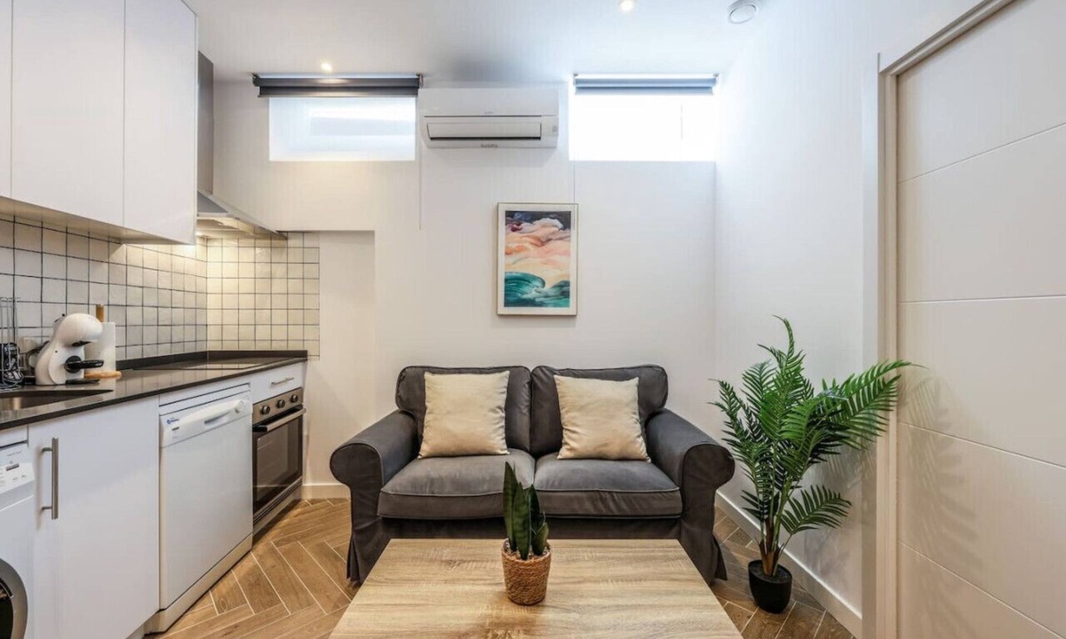 Bellas Vistas Apartment | Urban Tranquility in Madrid - Ideal for Couples
