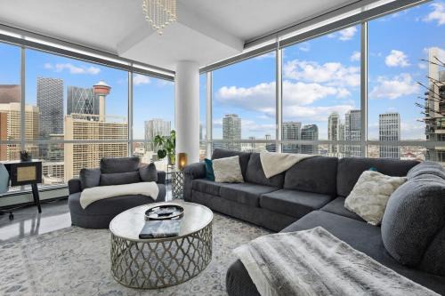 Beltline Apartment | Urbanest - Spectacular Views & Amenities Parking